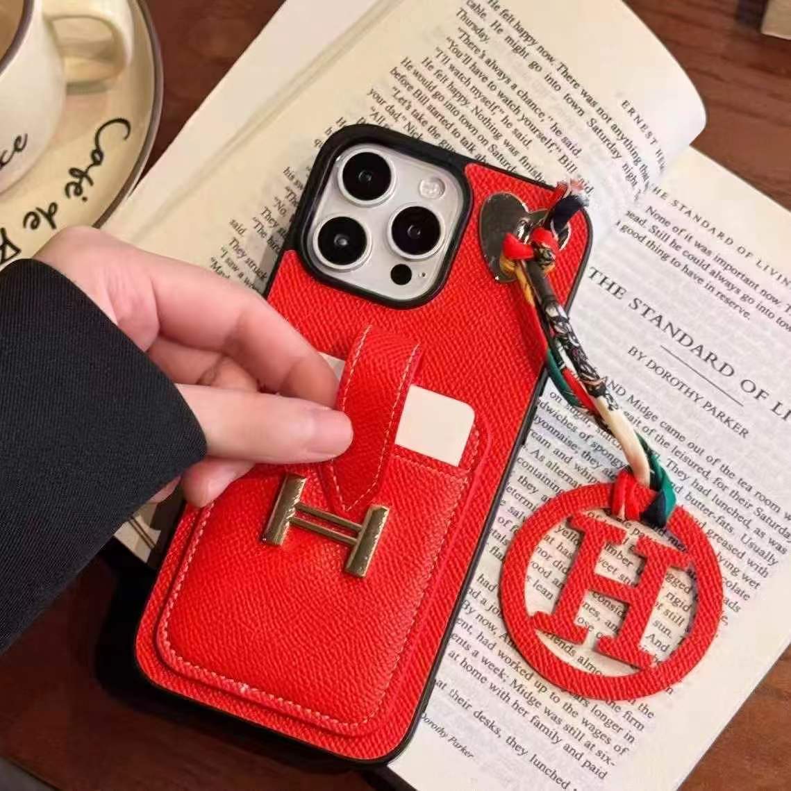 The world's newest luxury iPhone 17 case-3