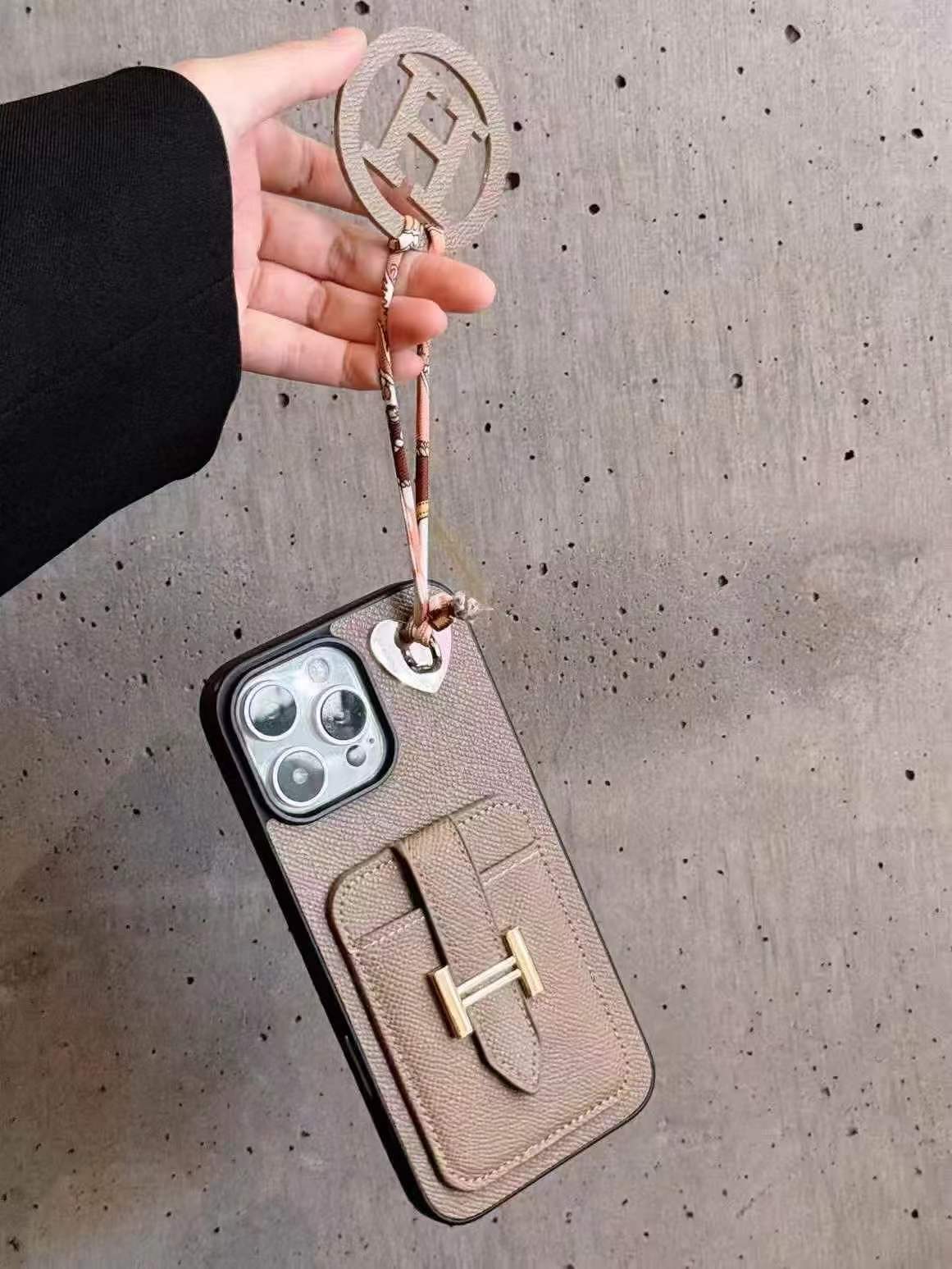 The world's newest luxury iPhone 17 case-3