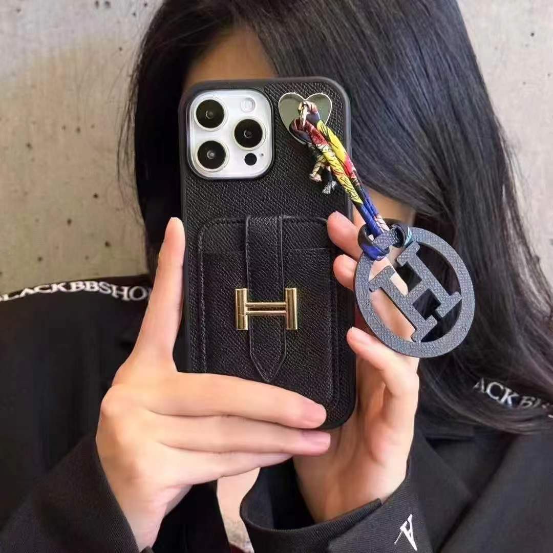 The world's newest luxury iPhone 17 case-3